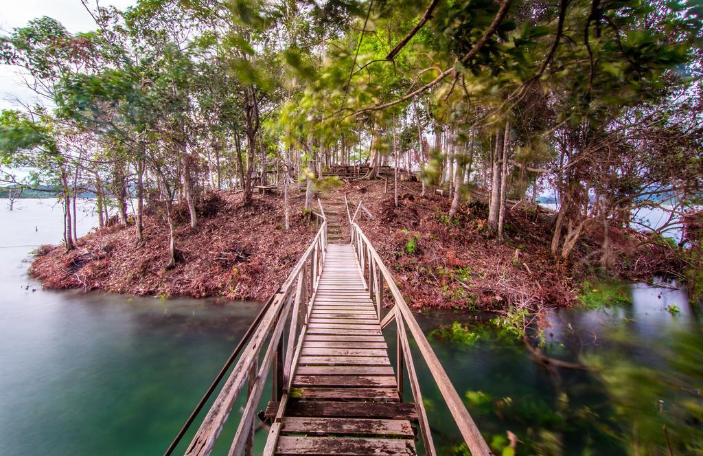 Aiman Batang Ai Resort & Retreat Lubok Antu Exterior foto